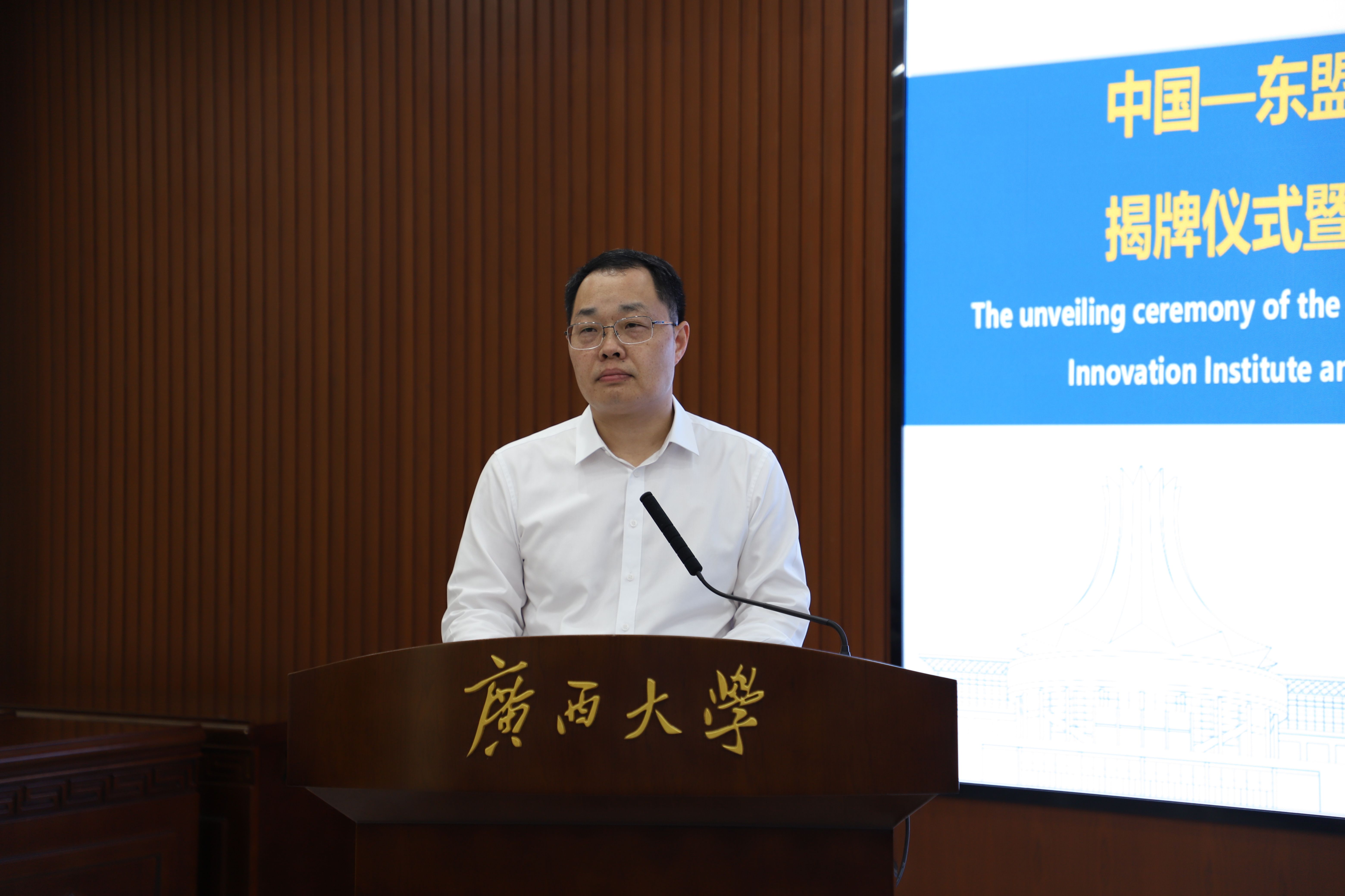 谈球吧官方网站