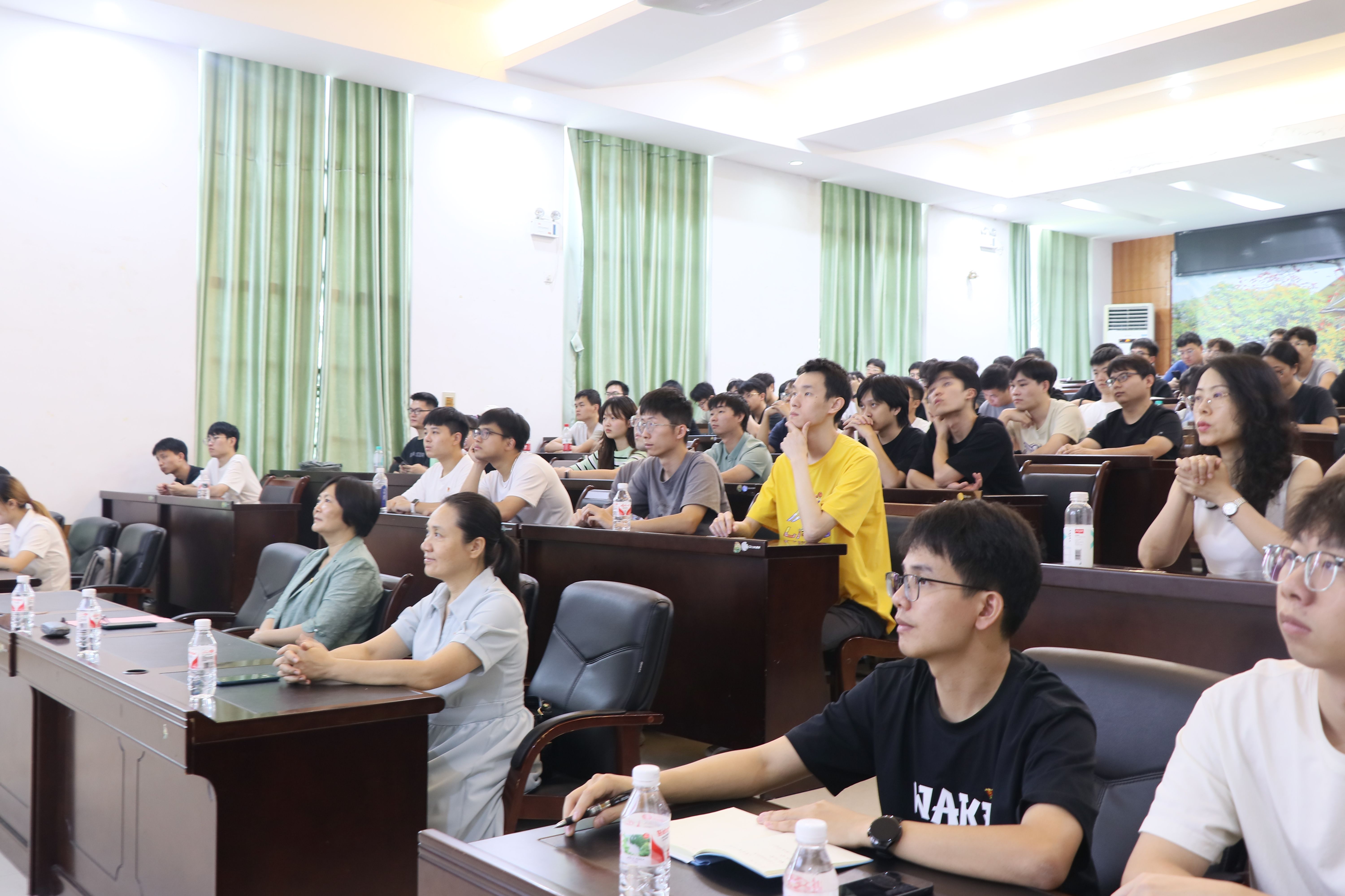 谈球吧官方网站